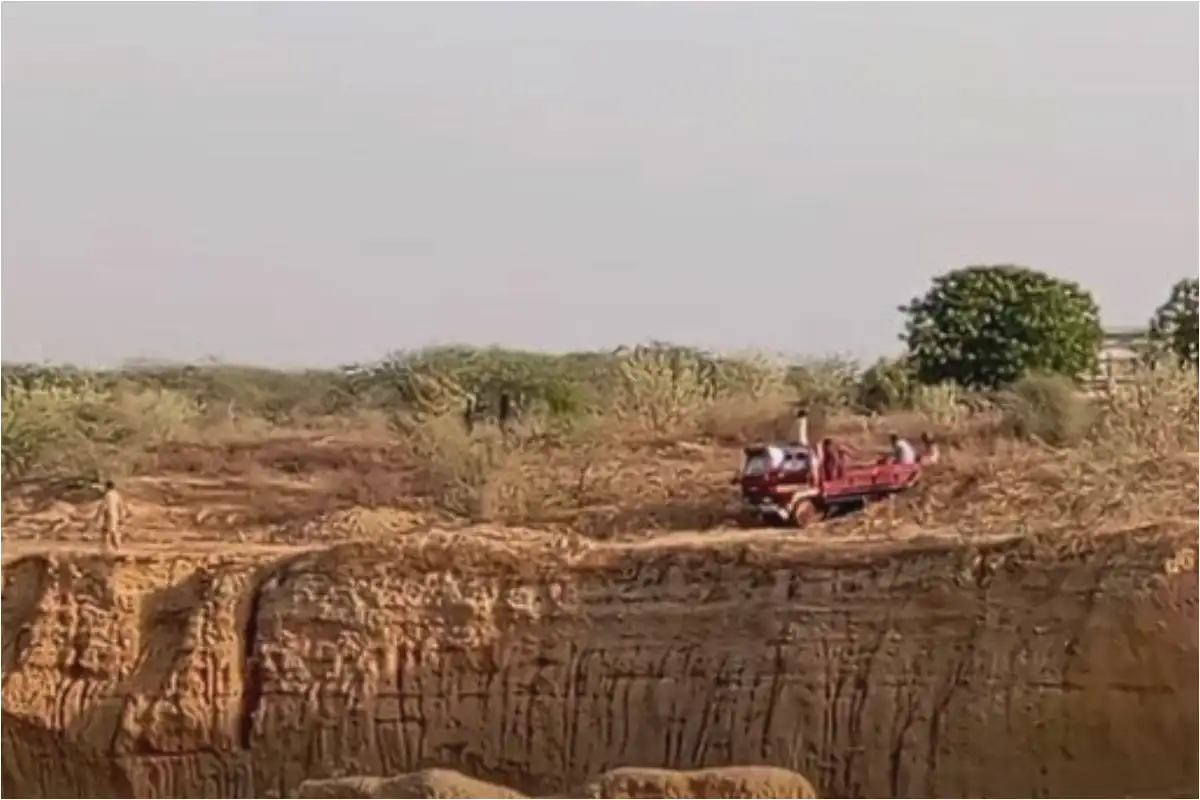 Two Arrested for Illegal Sand and Gravel Mining from Malir River