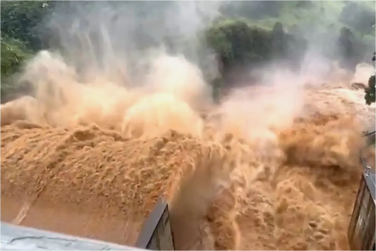 Cyclone Ditwah Causes Severe Flooding in Sri Lanka, 123 Dead and Over 130 Missing