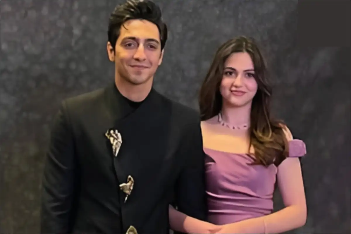 Aneet Padda Gets Emotional Thanking Ahaan Panday at Award Ceremony