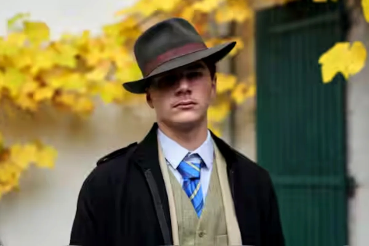 Who was the fedora man at the Louvre heist? Viral teen revealed