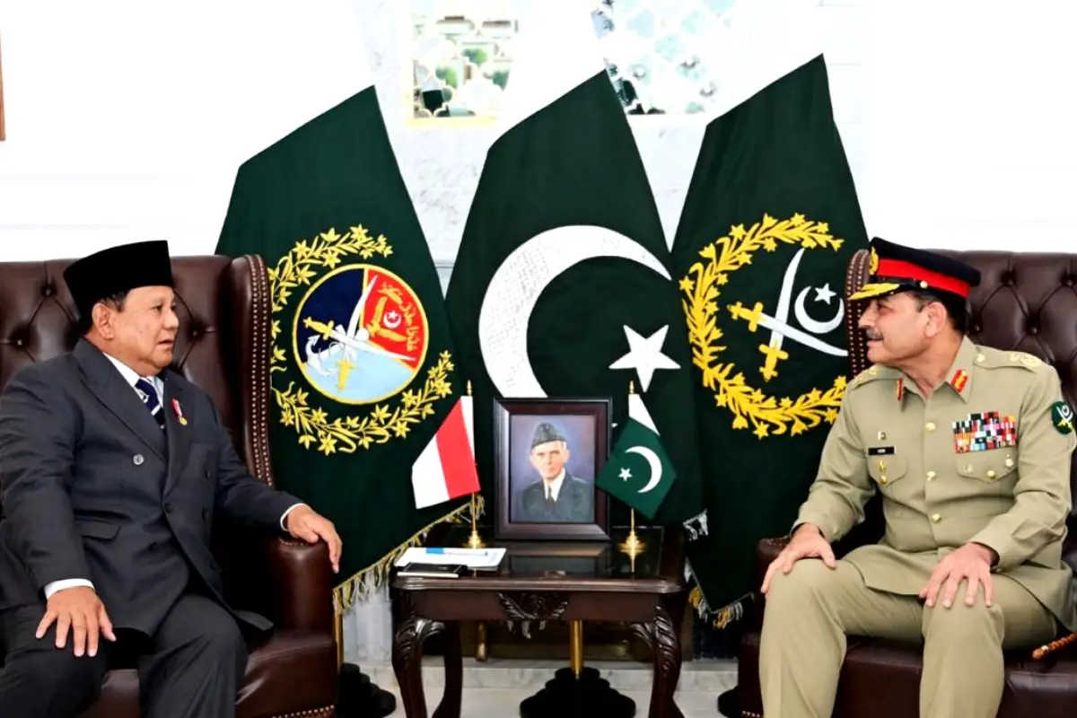 Field Marshal Asim Munir meets Indonesian President Prabowo Subianto in Islamabad