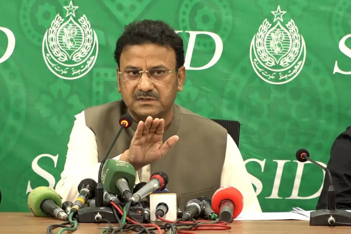 Illegal Call Center Busted in Karachi, 15 Foreigners Arrested