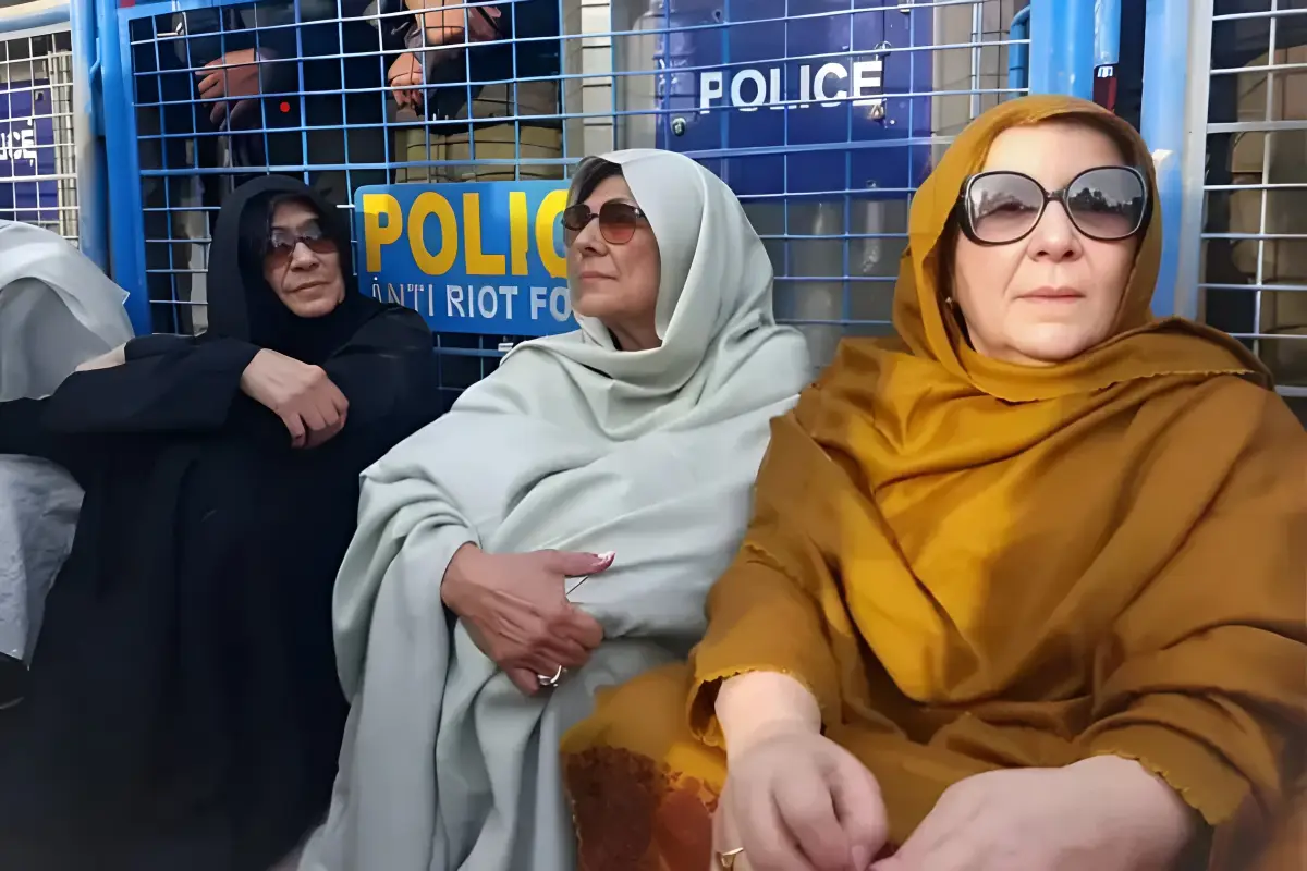 Case Filed Against 400 Including Aleema Khan Over Adiala Jail Sit-In
