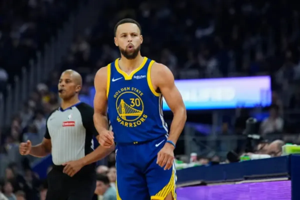 Stephen Curry Scores 48, But Warriors Fall to Portland