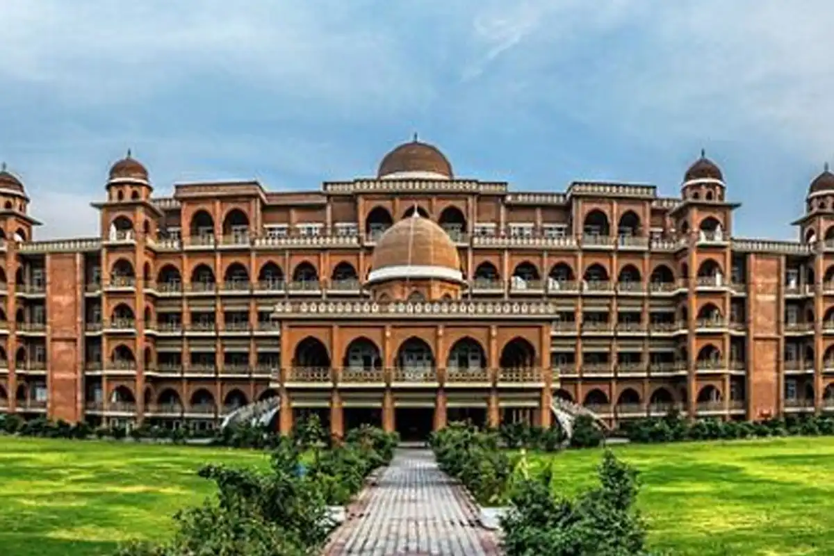 University of Peshawar Announces Winter Vacations