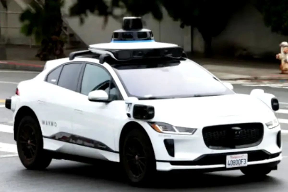 Pakistan’s first AI-powered driverless car successfully tested