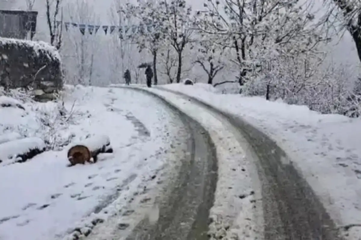 Snowfall and Rain Affect Khyber Pakhtunkhwa, Azad Kashmir, and Gilgit-Baltistan