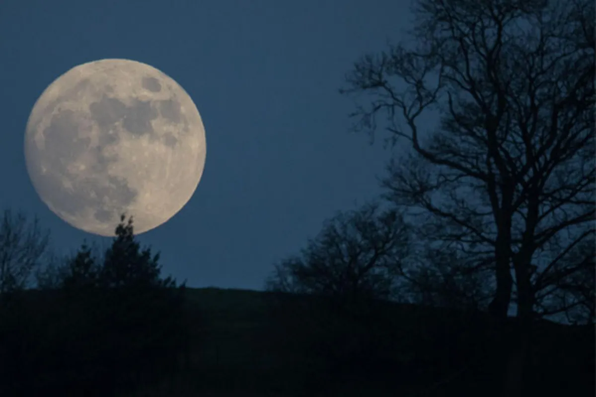 First Supermoon of 2026 to Light Up Skies Tonight