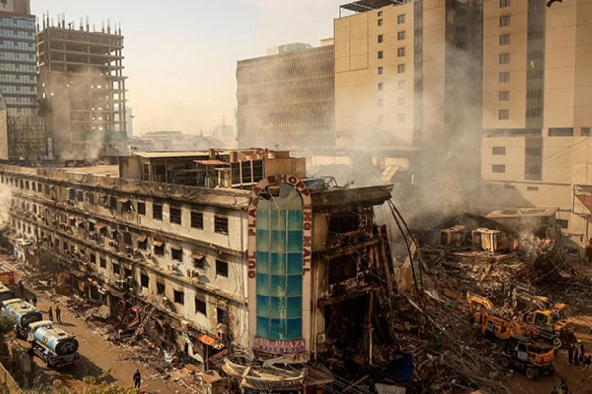 Gul Plaza Death Toll Rises to 30, 86 Still Missing as Rescue Operation Continues in Karachi