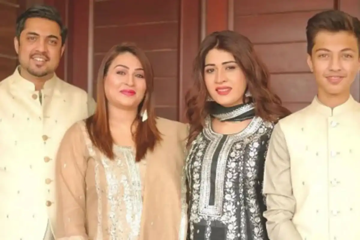 Remove term: Qurat ul Ain praised by Iqrar ul Hassan Qurat ul Ain praised by Iqrar ul HassanRemove term: Iqrar ul hassan wife Aroosa Khan Iqrar ul hassan wife Aroosa KhanRemove term: Iqrar ul hassan first and third wife Iqrar ul hassan first and third wifeRemove term: Iqrar ul hassan wife Qurat ul Ain Iqrar ul hassan wife Qurat ul Ain