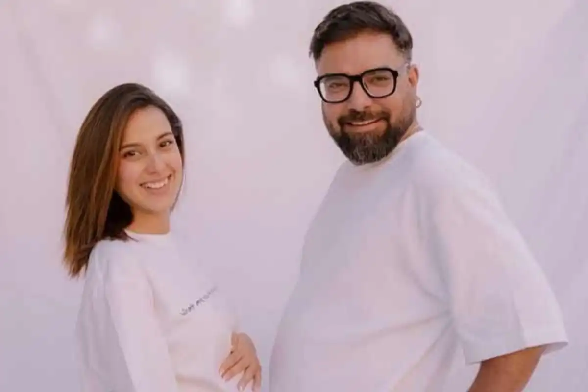 Iqra Aziz and Yasir Hussain Blessed with a Baby Girl