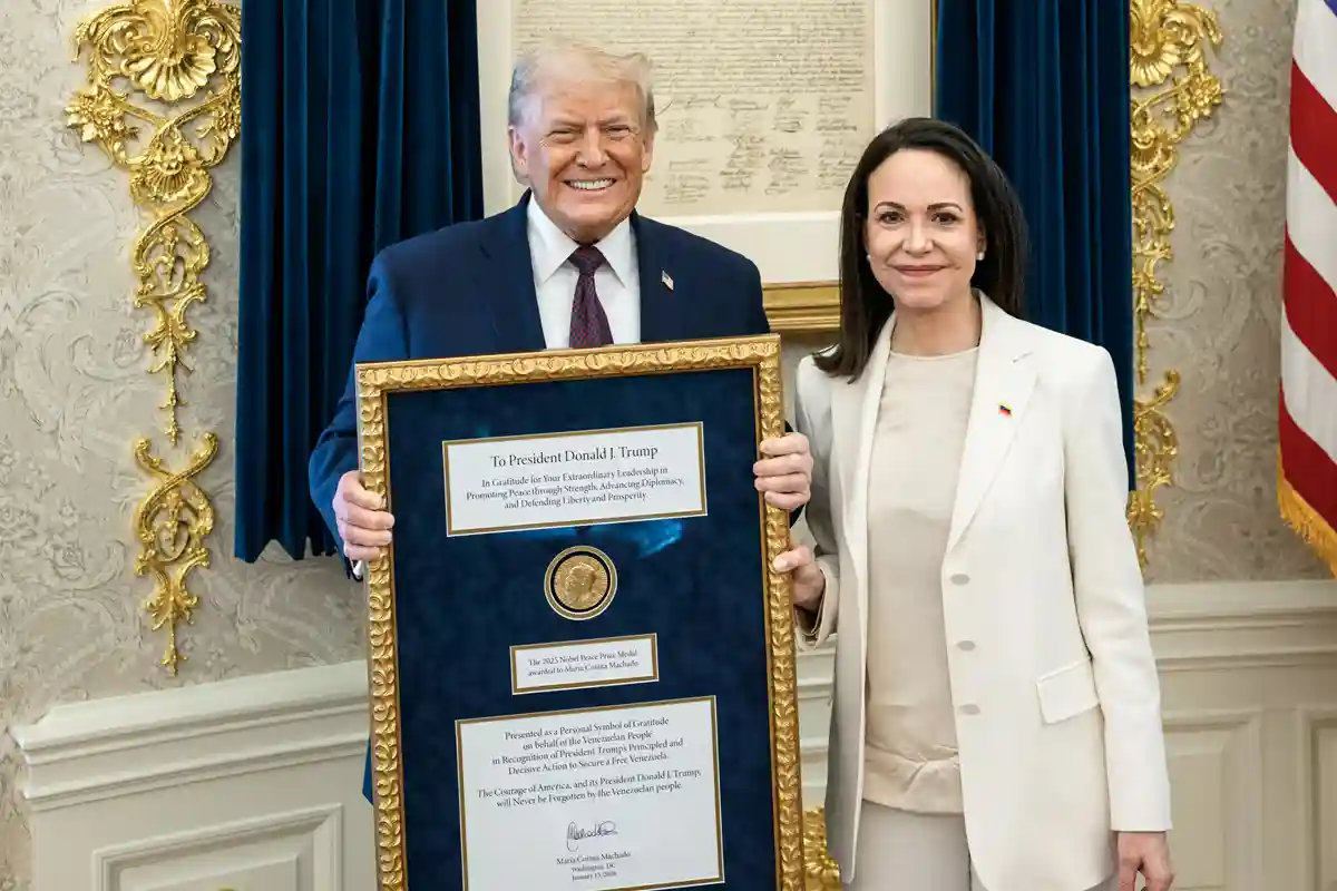 Trump Accepts Nobel Medal From Venezuela’s Machado in White House Meeting