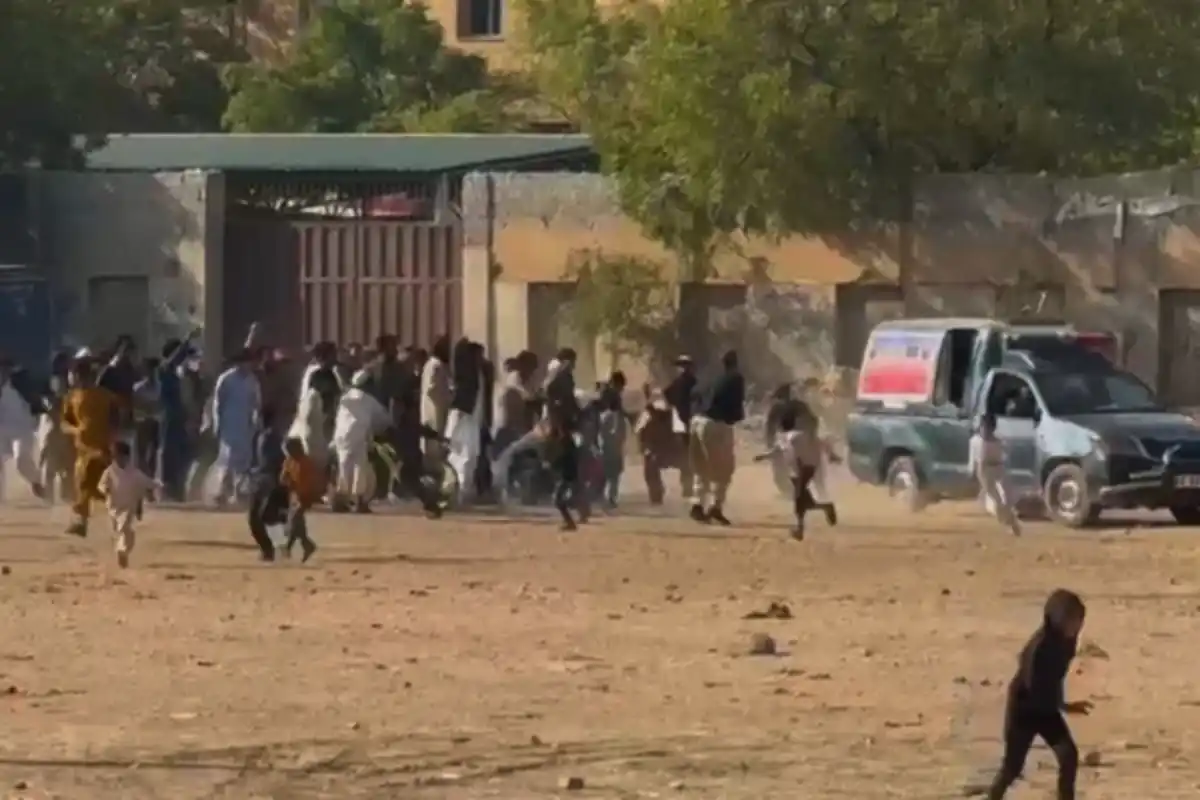 PTI Workers Detained After Clashes Erupt Ahead of Bagh-e-Jinnah Power Show