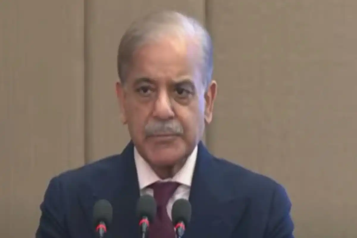Prime Minister Shahbaz Sharif Emphasizes IT Education and Training for Youth