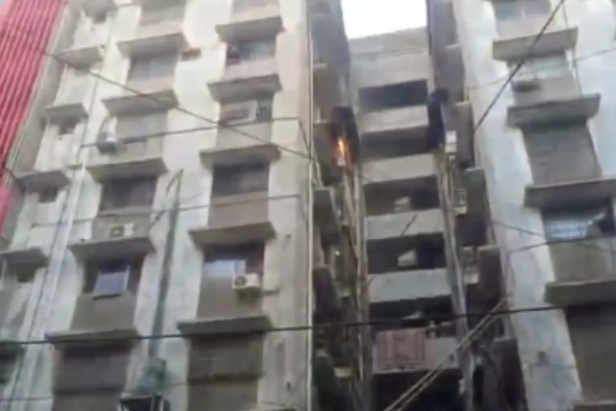 Fire breaks out at Saddar Cooperative Market