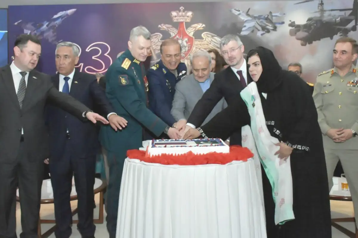 Russia Celebrates Defender of the Fatherland Day in Islamabad with Pakistani Military Officials