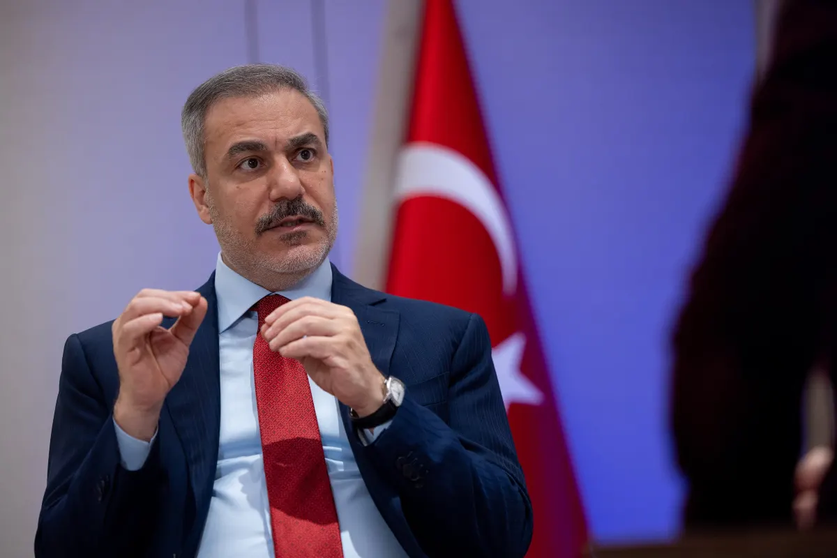Turkish Foreign Minister Warns Against Regime Change in Iran