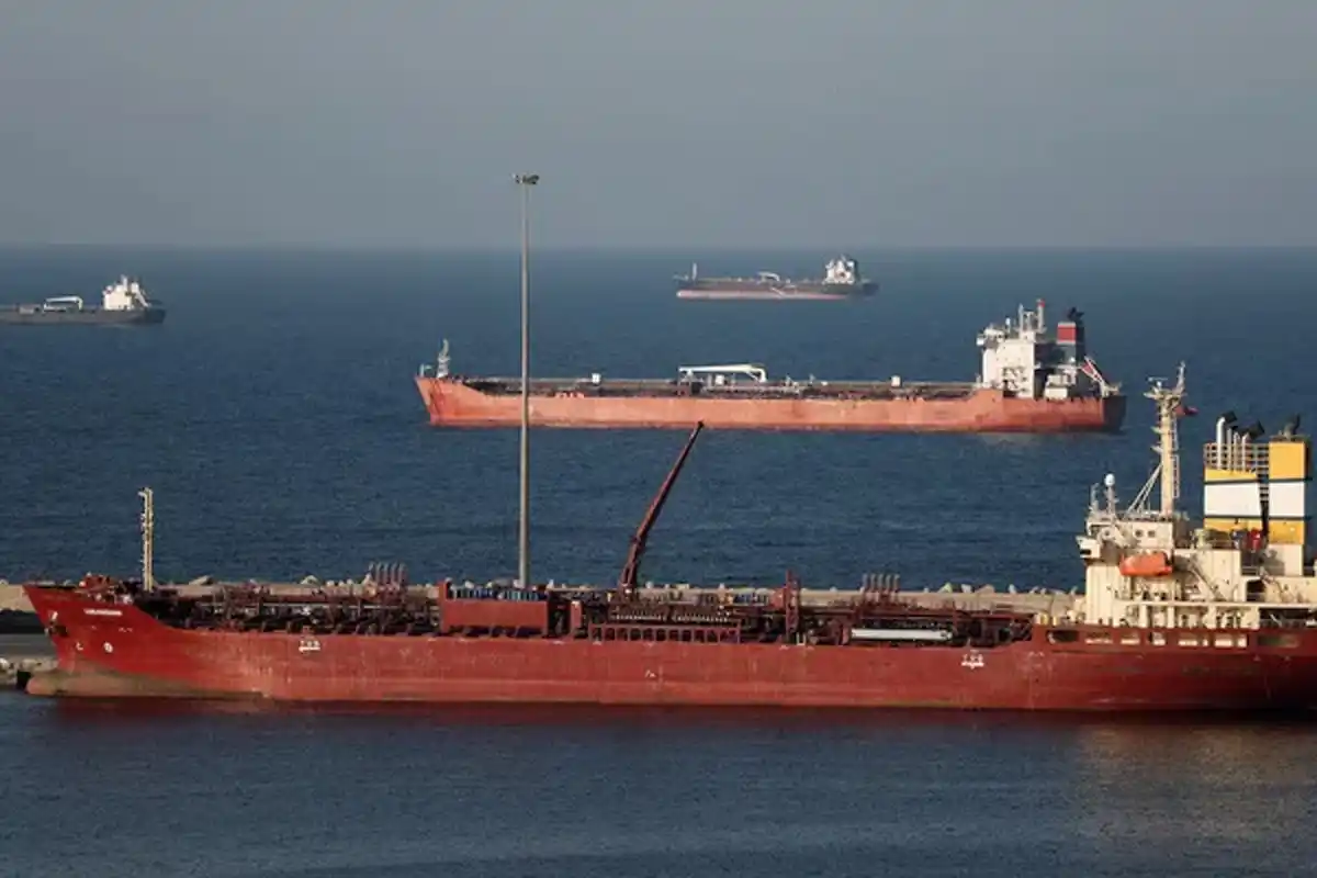 Iran Conflict Pushes Oil Prices Higher, Stocks Slide as Dollar Gains