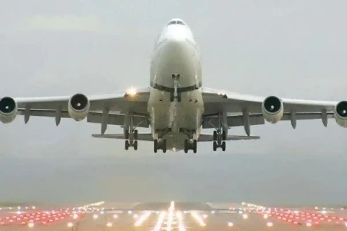 Pakistan International Flights Drop Sharply as Iran War Disrupts Air Travel