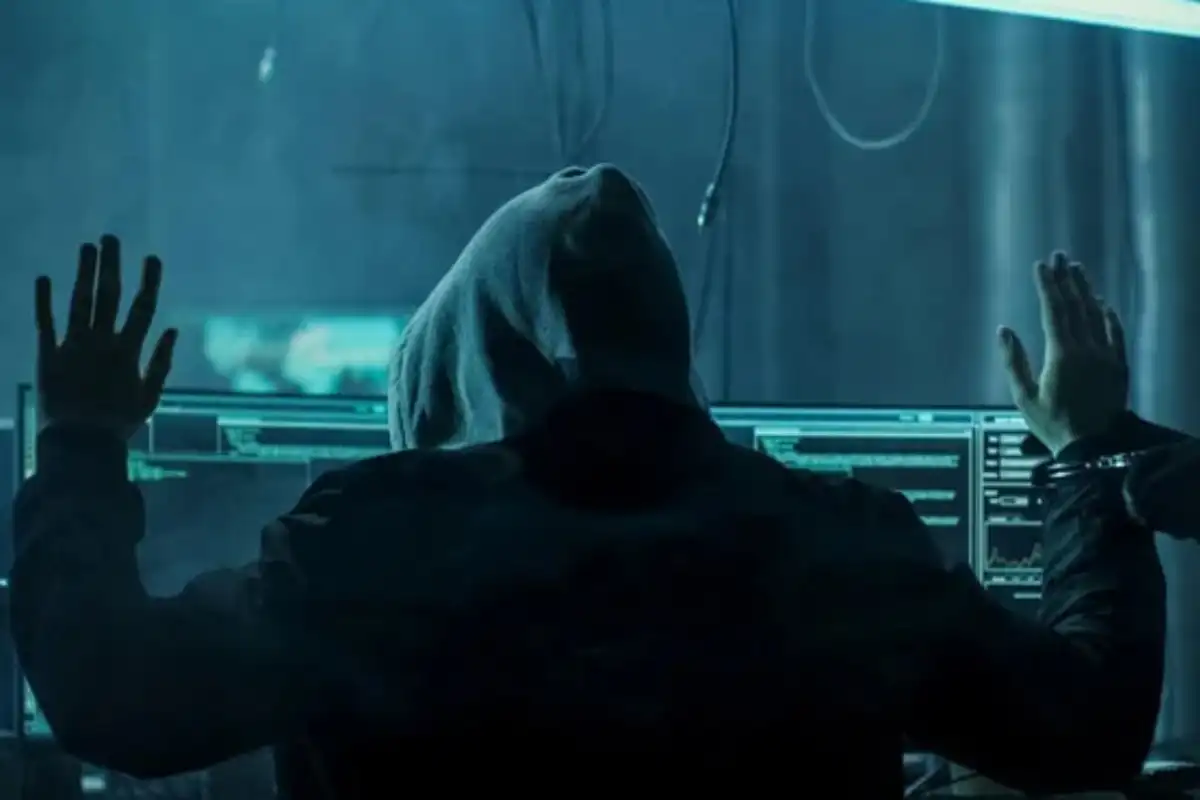 NCCIA Raid Uncovers Scam Call Centre in Karachi’s Defence, Four Suspects Arrested