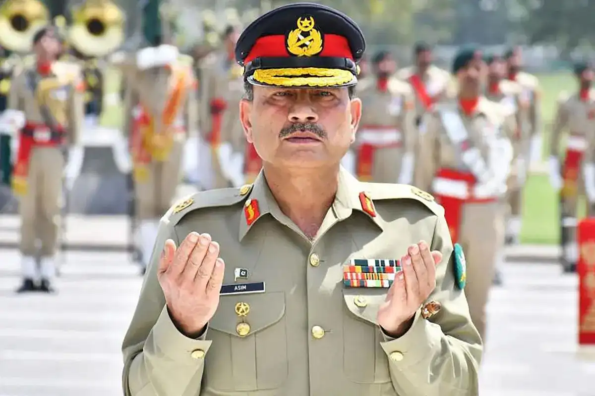 Field Marshal Asim Munir Reviews Security, Honors Martyrs During Wana Visit