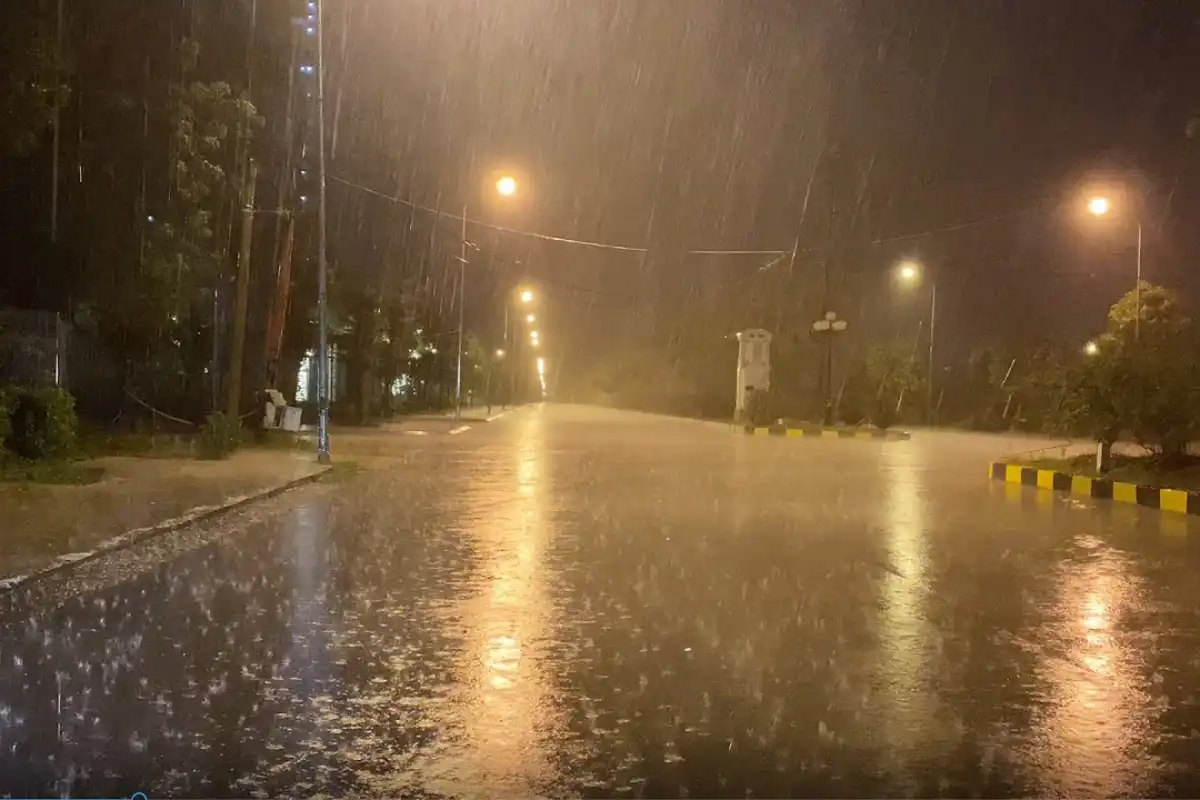 Heavy Rainfall Sweeps Across Multiple Areas of Karachi