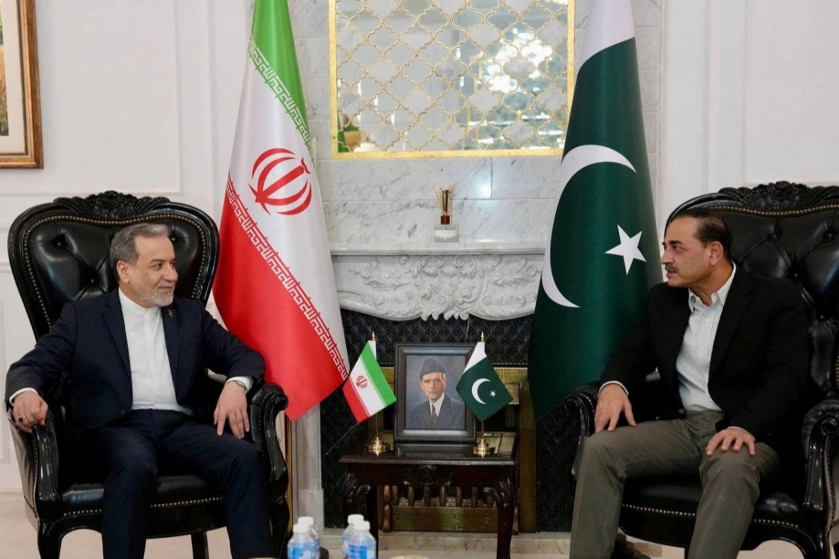 Iranian Foreign Minister Meets Field Marshal Asim Munir to Discuss Regional Security