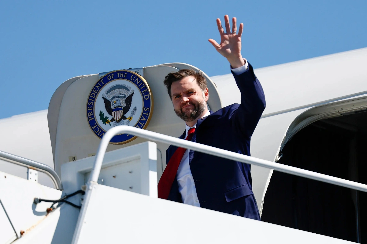 JD Vance Departs for Pakistan to Attend Peace Talks