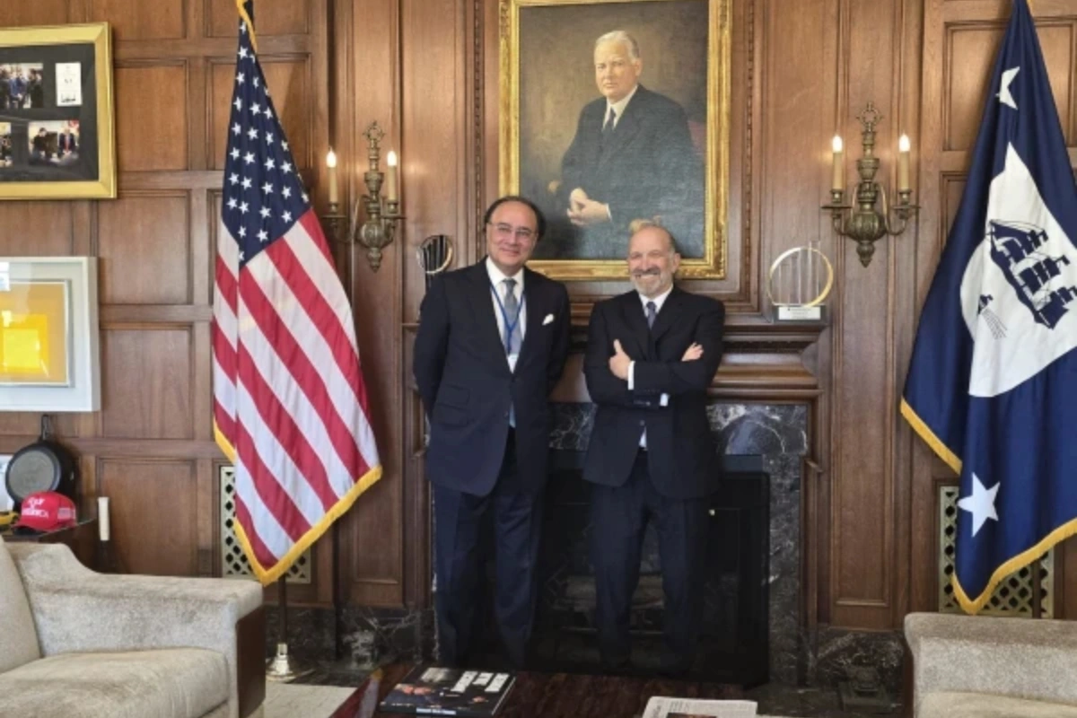 Aurangzeb, Lutnick Hold Talks to Strengthen Economic Partnership