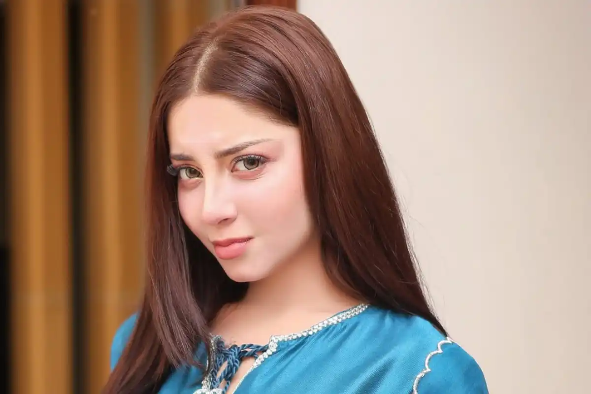 Alizeh Shah Leaves Fans Confused with Cryptic Bombshell