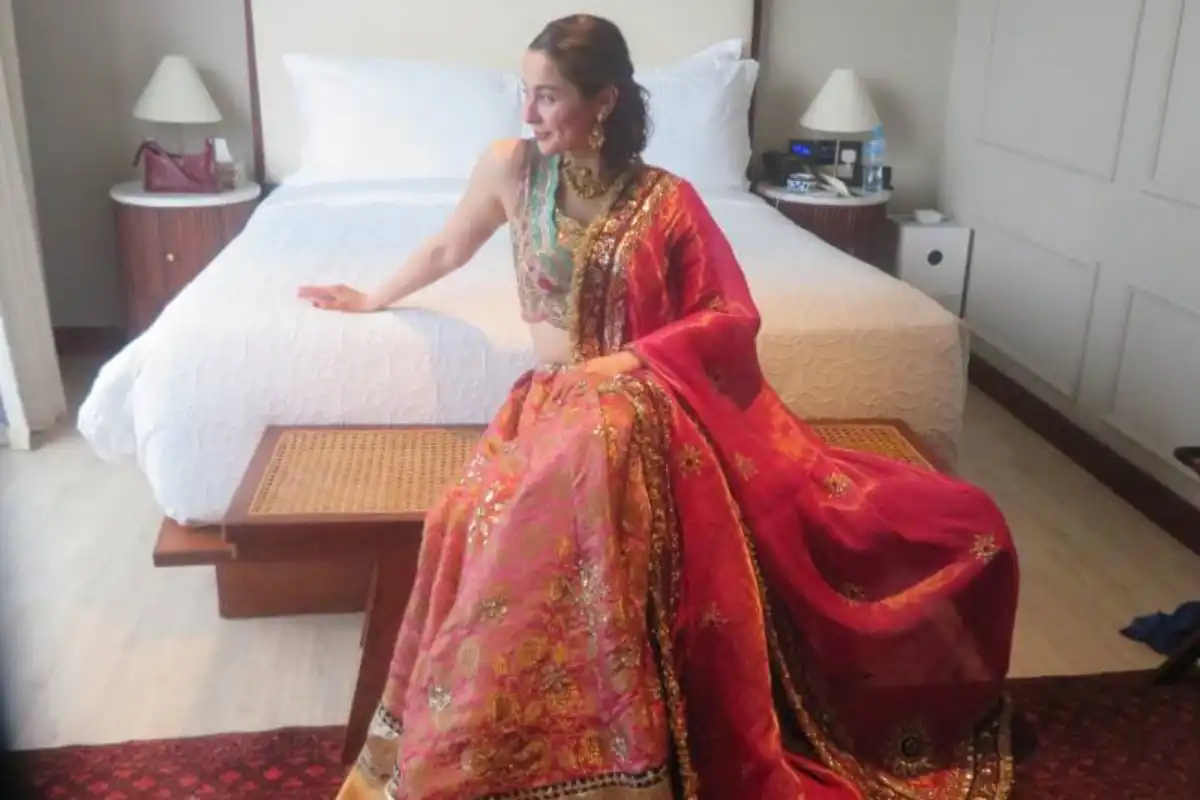 Hania Aamir Shines in Elegant Pink Outfit, Winning Hearts