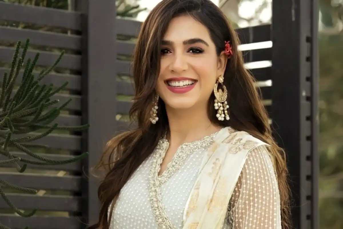 Mansha Pasha Goes Viral Over Cheating Debate Comment