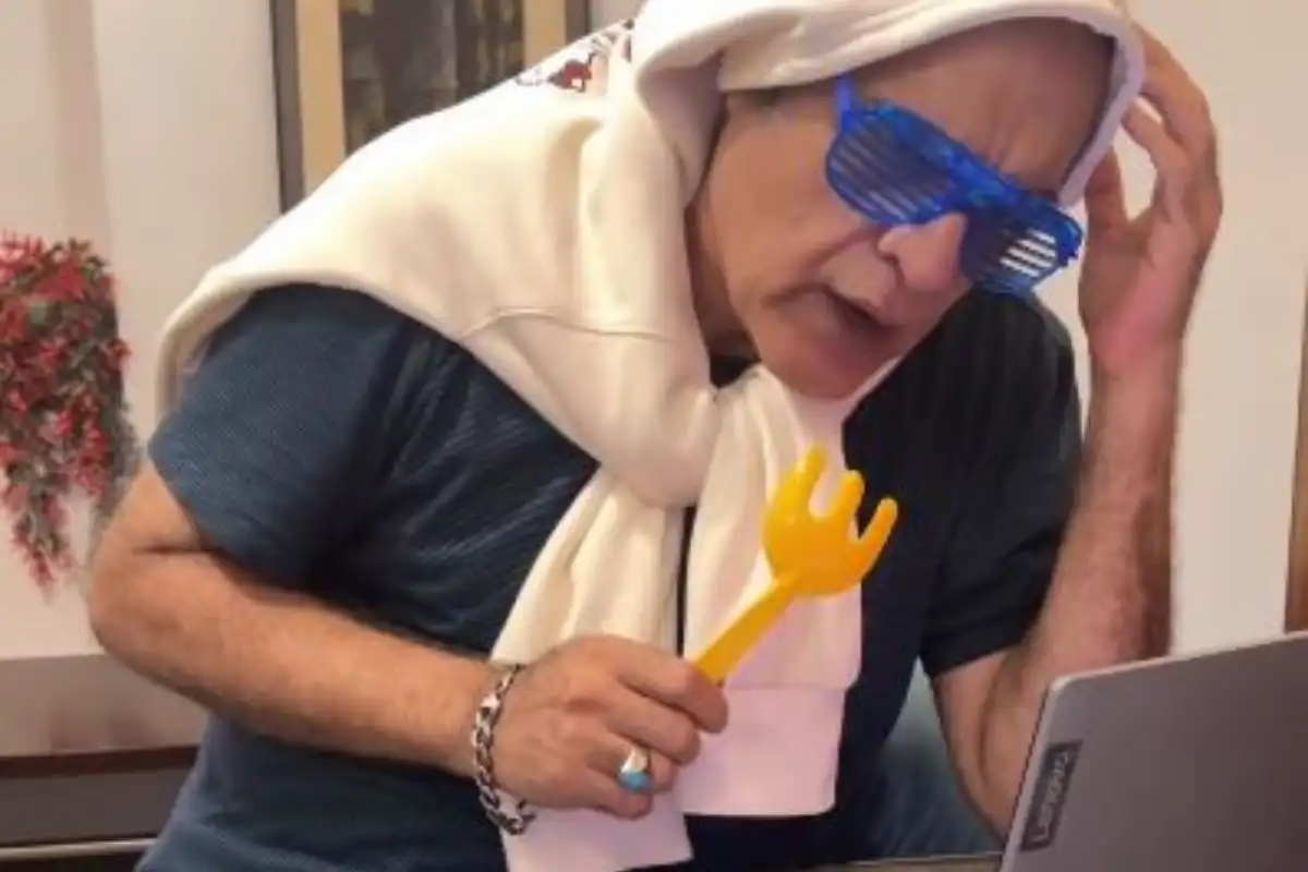 Mehmood Aslam Steals the Show in his Latest Hilarious Viral Clip