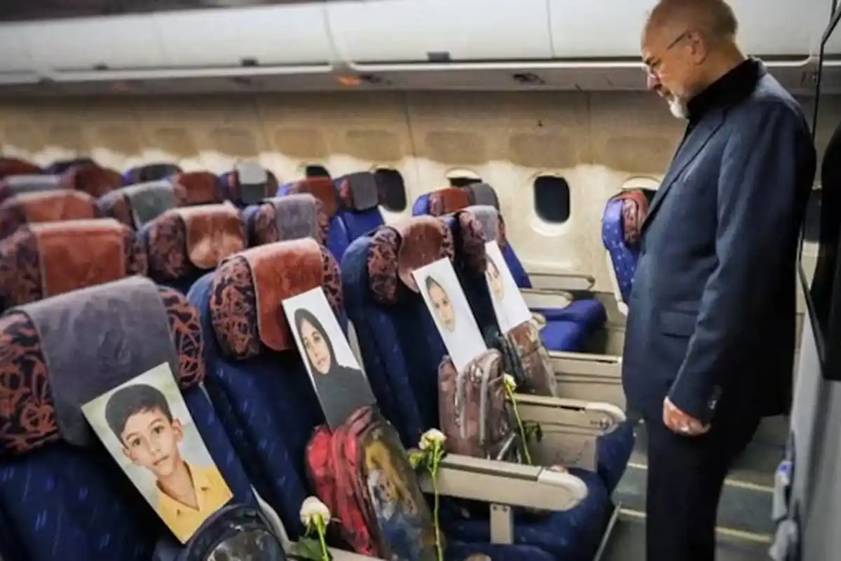 Ghalibaf Brings Images of Minab Child Victims to Islamabad Peace Talks