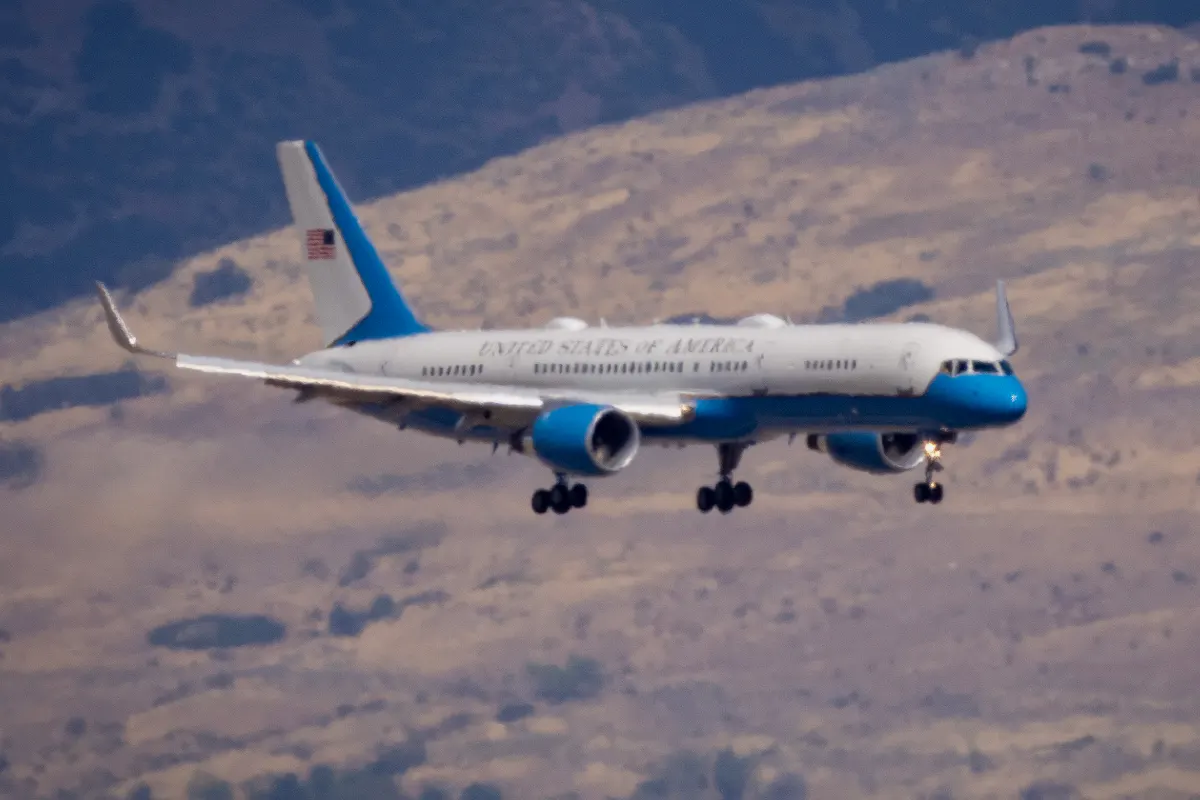 Why was ‘SAM095’ call sign used for JD Vance’s flight to Islamabad?