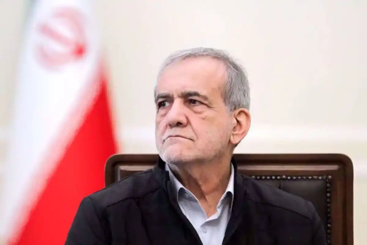 Iran’s Pezeshkian Warns Naval Blockade Threatens Global Peace, Reaffirms Strait of Hormuz Sovereignty