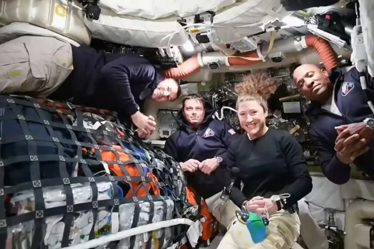 Artemis II Astronauts Complete Historic Lunar Flyby, Begin Journey Back to Earth