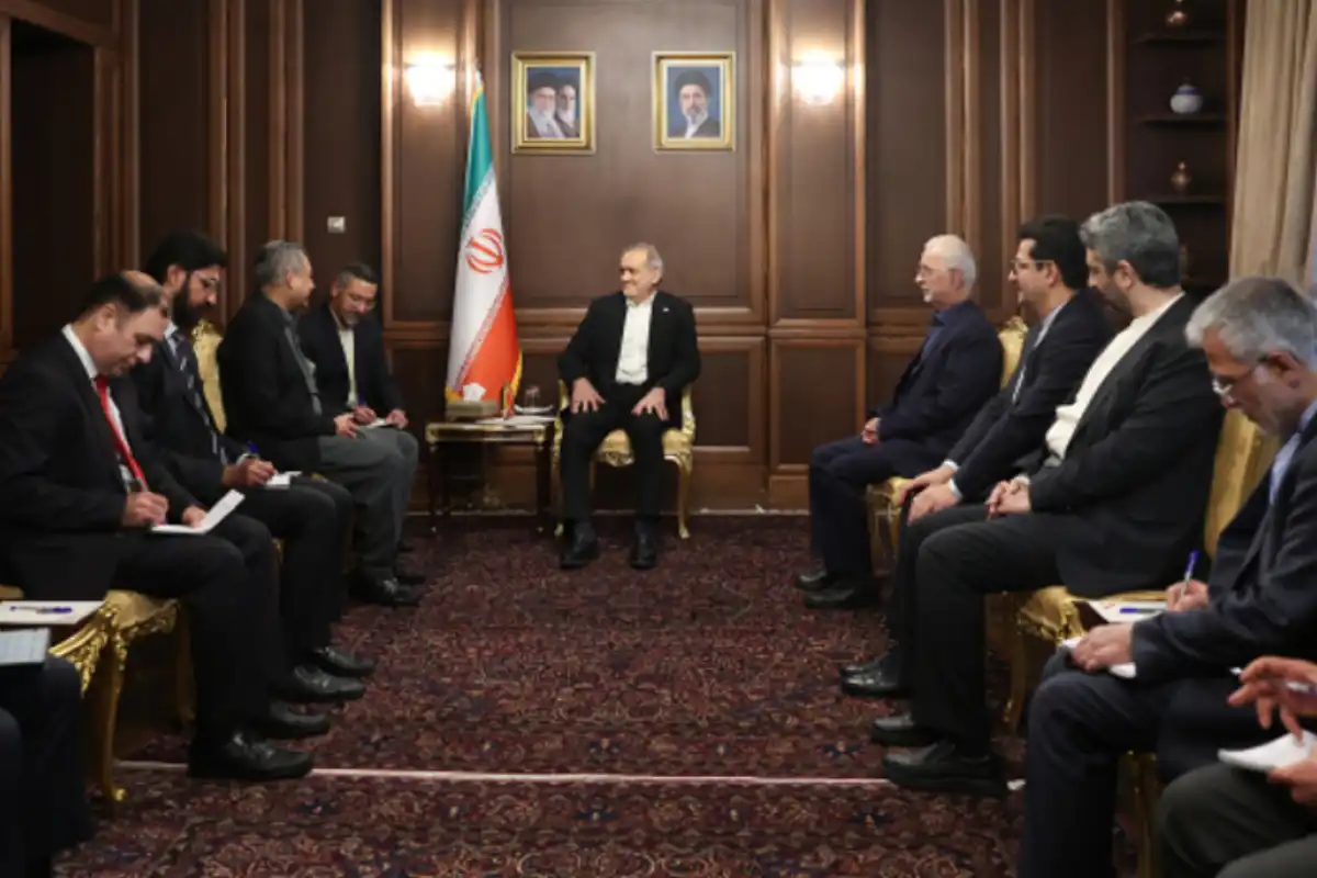 Pezeshkian Accuses US and Israel of Divisive Strategy to Undermine Muslim Unity