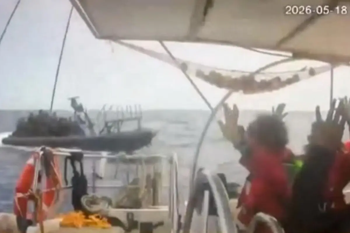 Israeli navy attacks Gaza aid flotilla, kidnaps 428 volunteers