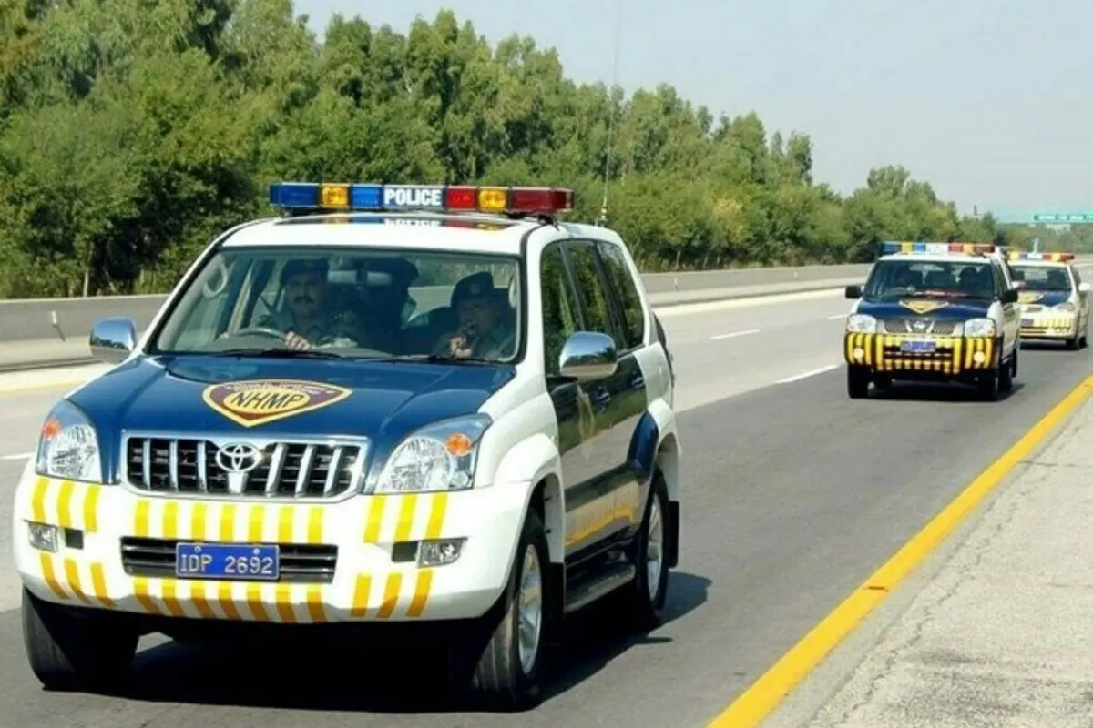 Motorway police set new example of honesty by returning bag of valuables