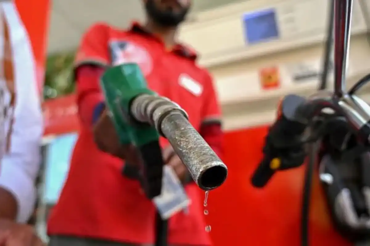 Oil Prices Fall After US Delays Planned Military Strike on Iran
