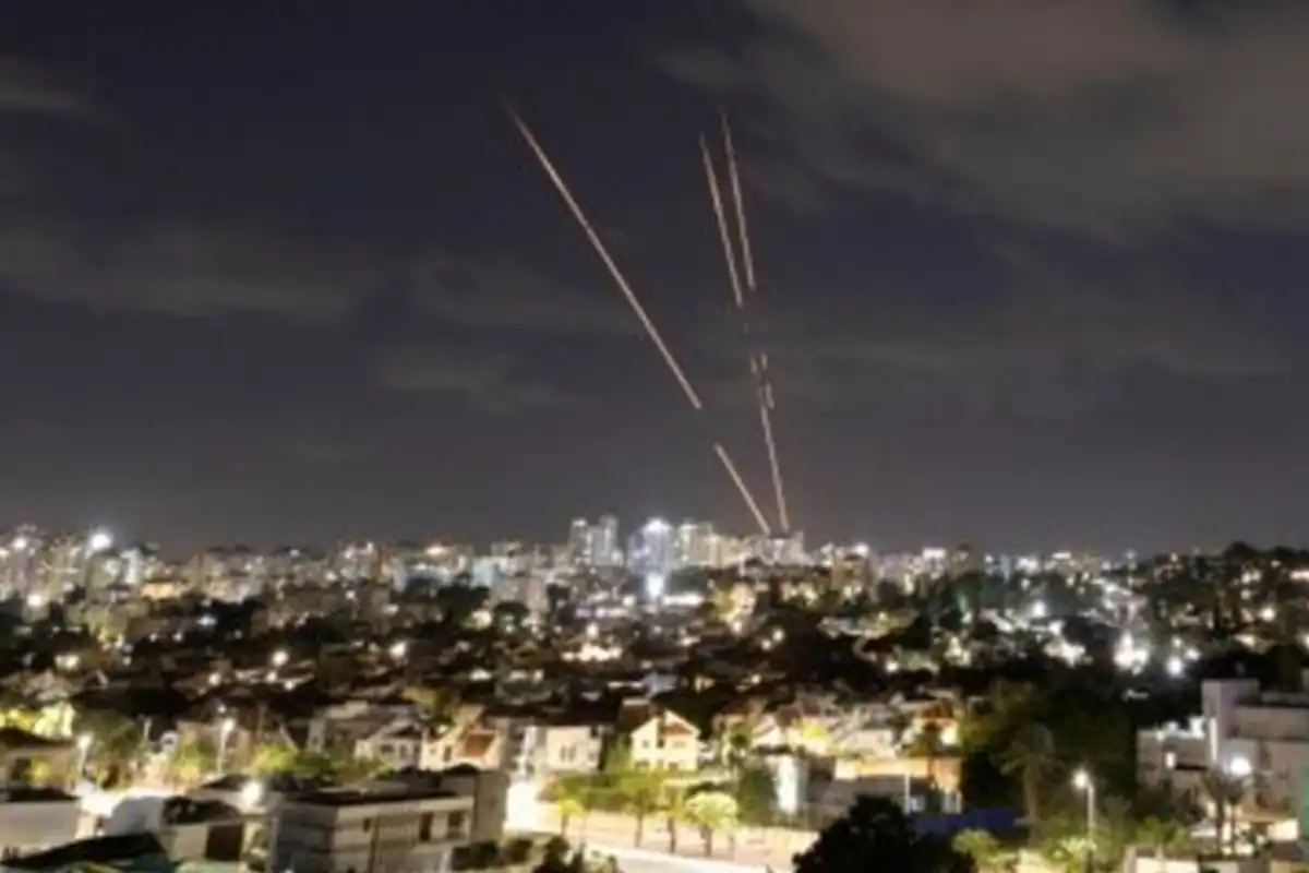 Iran launches missile attack on Israel after Beirut airstrikes