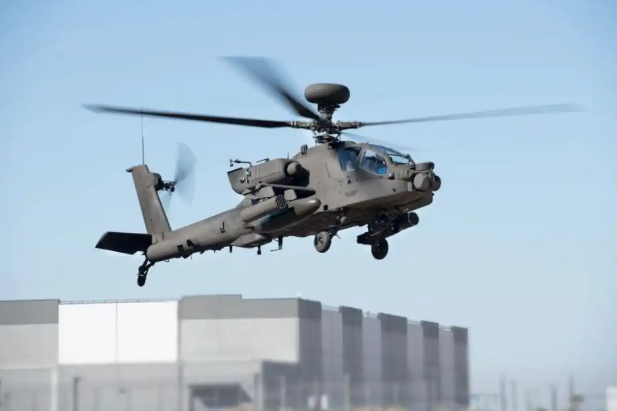 US Military Helicopter Crash Near Strait of Hormuz: Crew Rescued