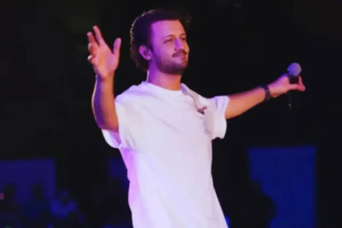Atif Aslam Thanks Fans at London Show, Reveals Plans for New Album