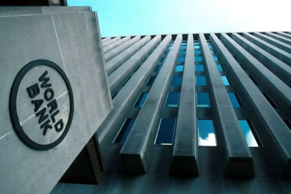 World Bank Warns of Global Slowdown and Higher Inflation Amid US-Iran Tensions