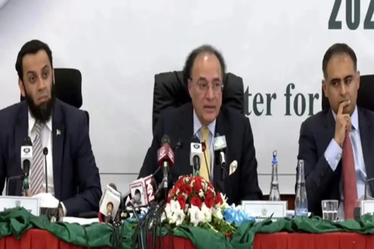 Pakistan’s Economy Moving From Stability to Growth, Says Finance Minister in Post-Budget Briefing