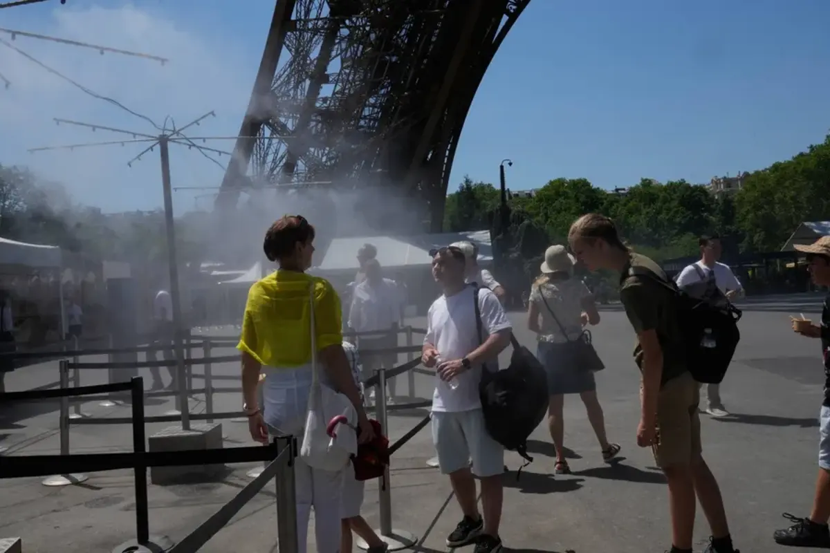 Paris Restricts Public Alcohol Consumption as Heat Wave Strains Health Services