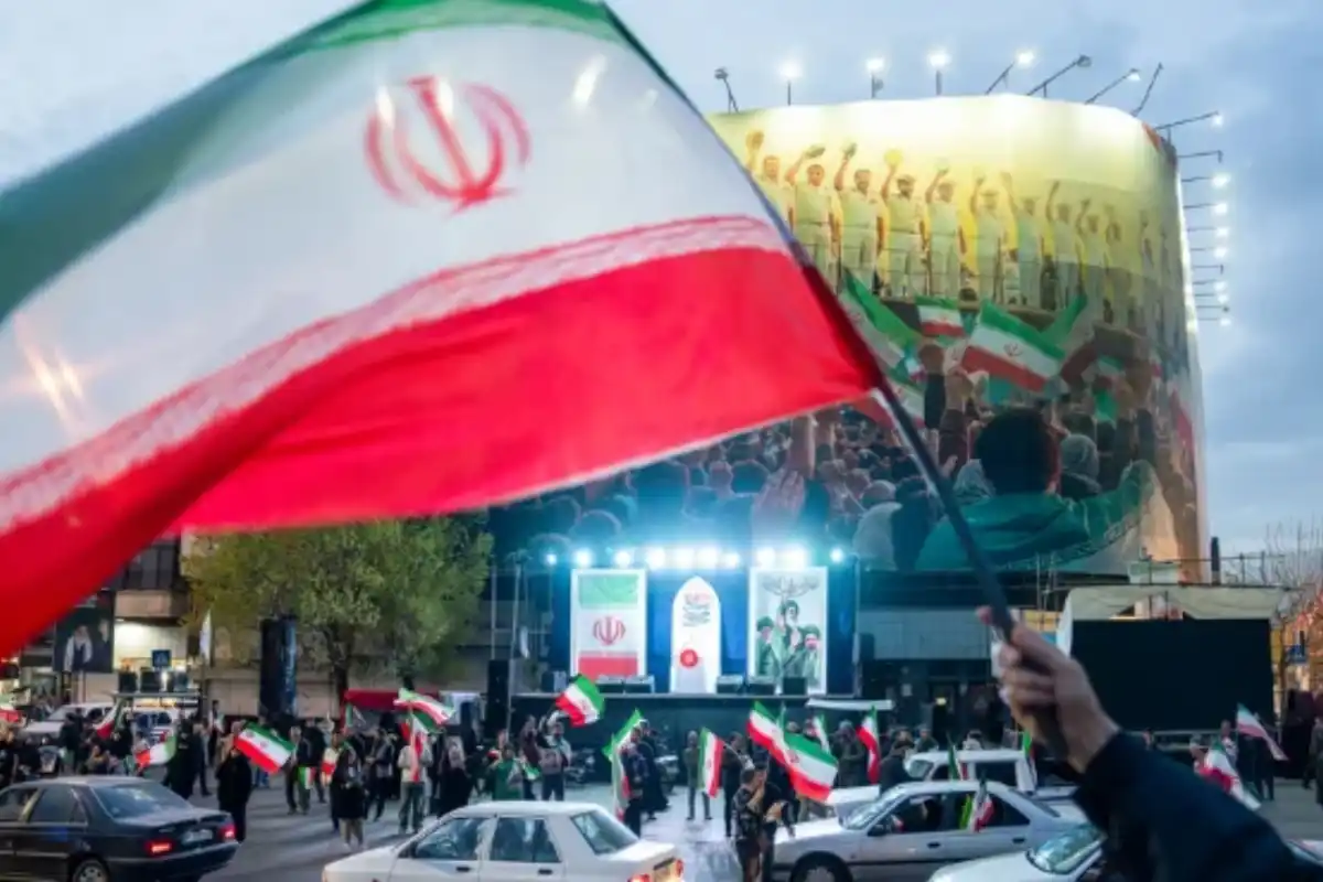 Iran Warns Against New Strait of Hormuz Route as US Truce Falters