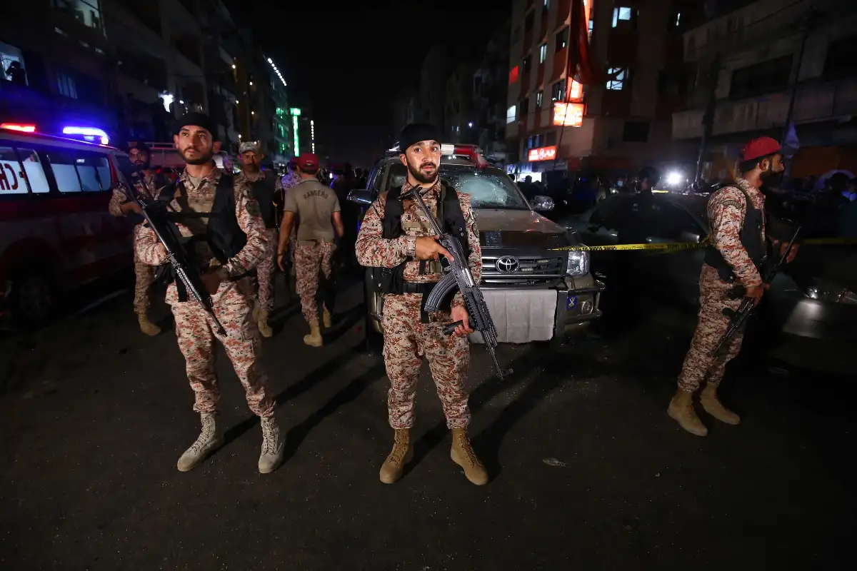 Intense Gunfire and Explosion Reported Near Rangers Headquarters on Karachi’s University Road