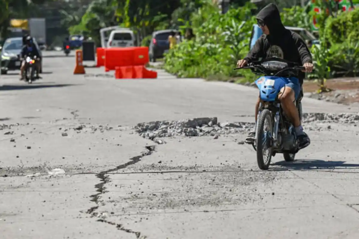USGS Records 6.7 Magnitude Earthquake in Southern Philippines at 65km Depth